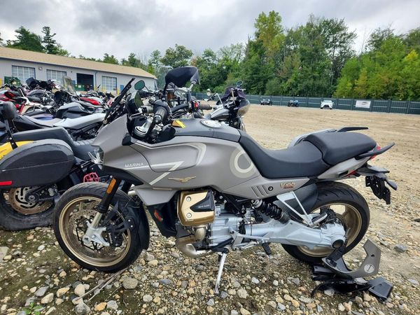 2023 MOTO GUZZI V100