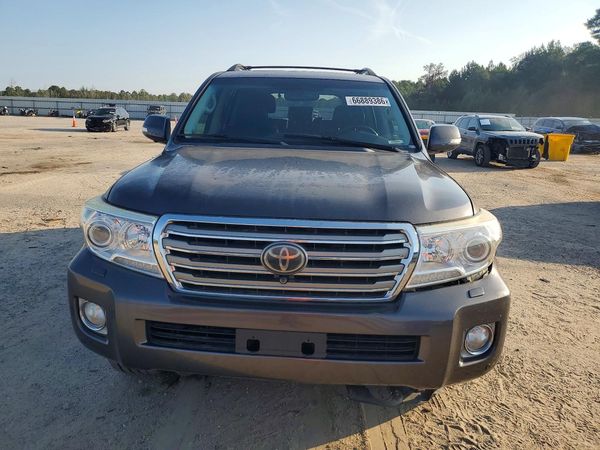 2015 TOYOTA LAND CRUISER