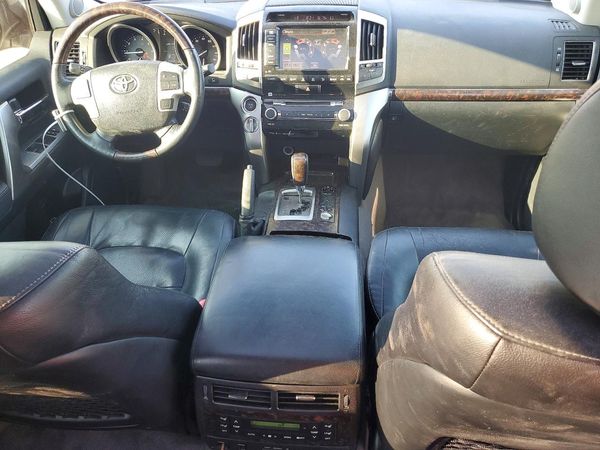 2015 TOYOTA LAND CRUISER