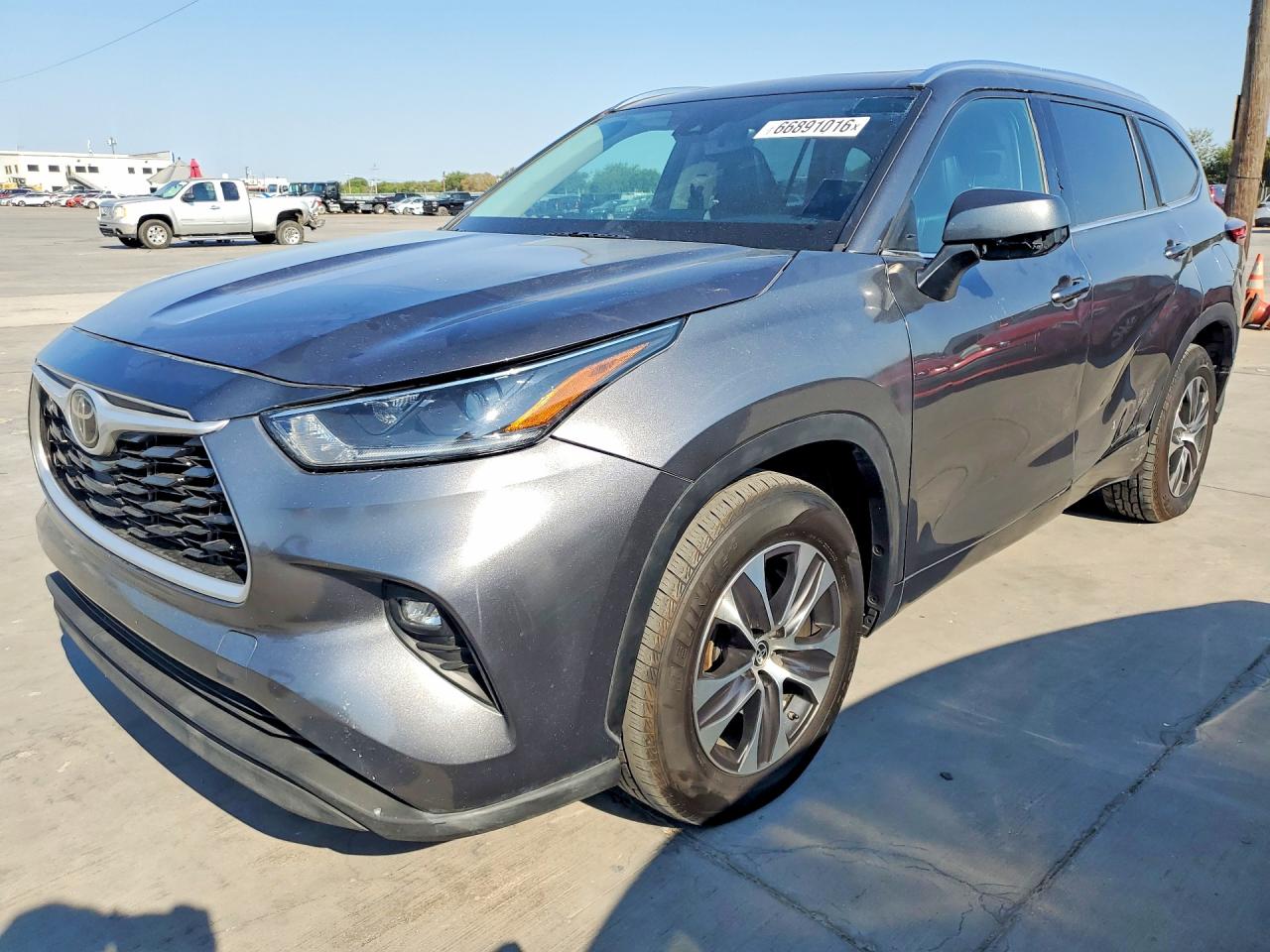 2021 TOYOTA HIGHLANDER XLE
