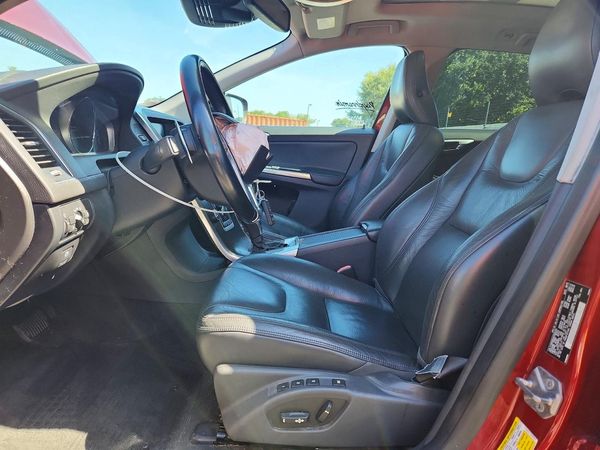 2014 VOLVO XC60