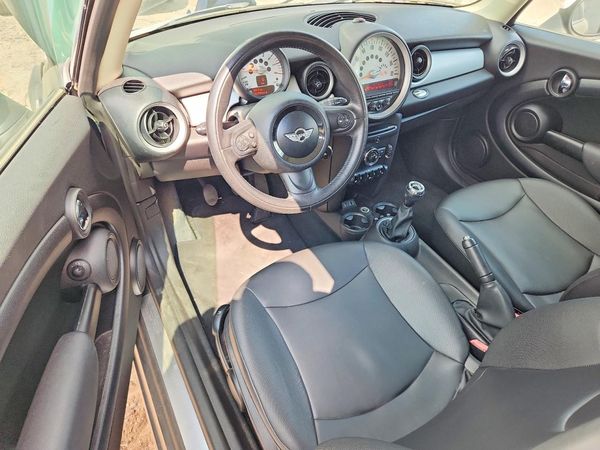 2013 MINI COOPER