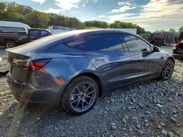 2023 TESLA 3