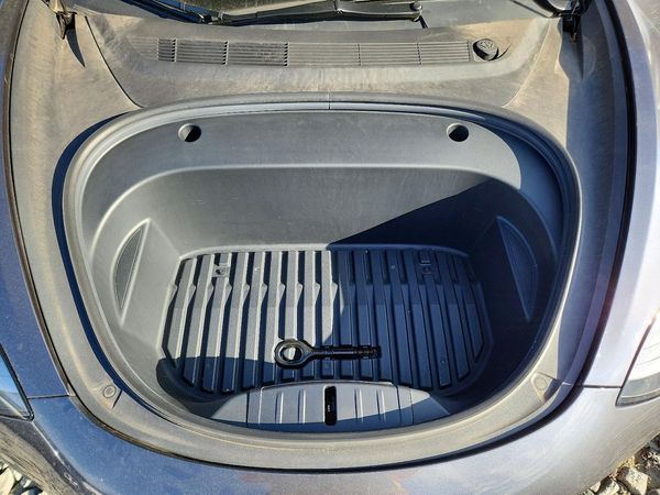 2023 TESLA 3