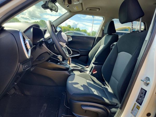 2025 KIA SOUL LX, S