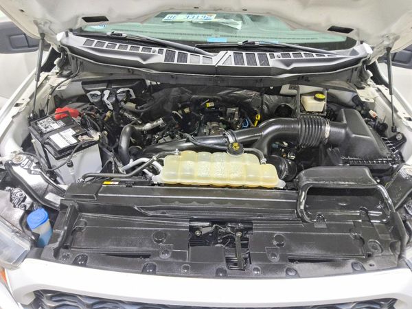 2022 FORD F150 SuperCab — Engine bay