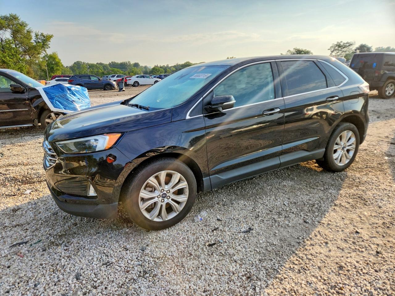 2022 FORD EDGE Titanium — Front 3/4