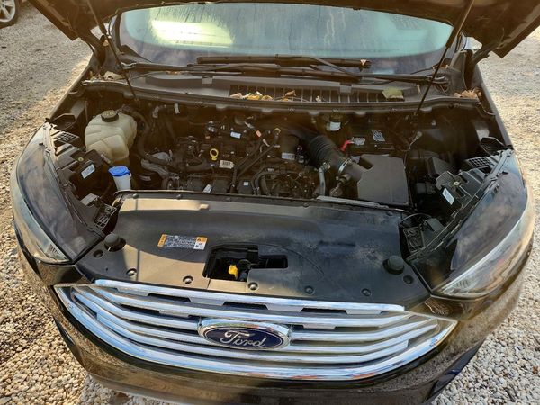 2022 FORD EDGE Titanium — Engine bay