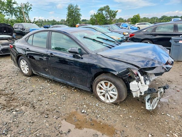 2026 TOYOTA CAMRY — Passenger 3/4