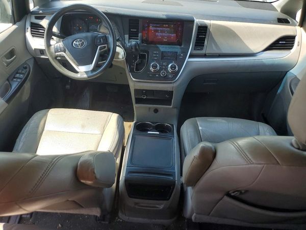 2015 TOYOTA SIENNA