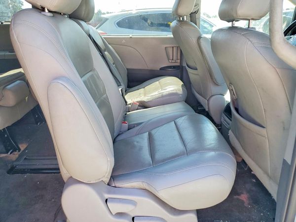 2015 TOYOTA SIENNA