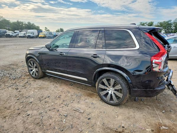 2022 VOLVO XC90