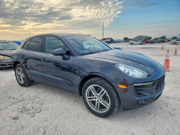 2017 PORSCHE MACAN