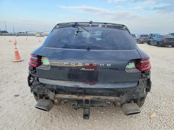 2017 PORSCHE MACAN