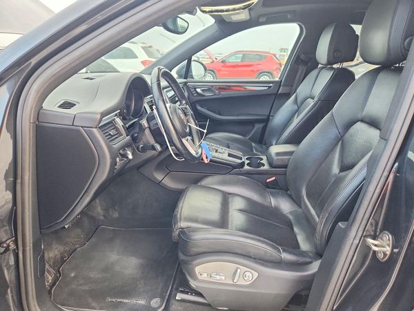 2017 PORSCHE MACAN