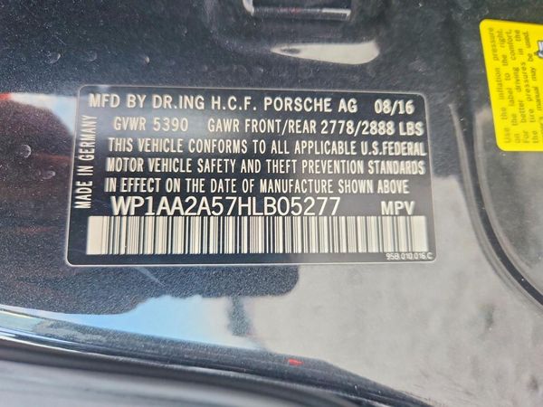 2017 PORSCHE MACAN