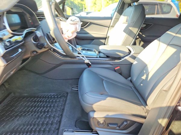 2026 AUDI Q7 — DENT