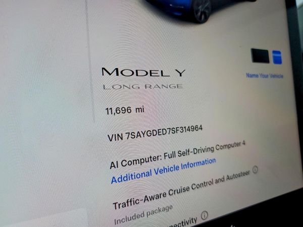2025 TESLA MODEL Y