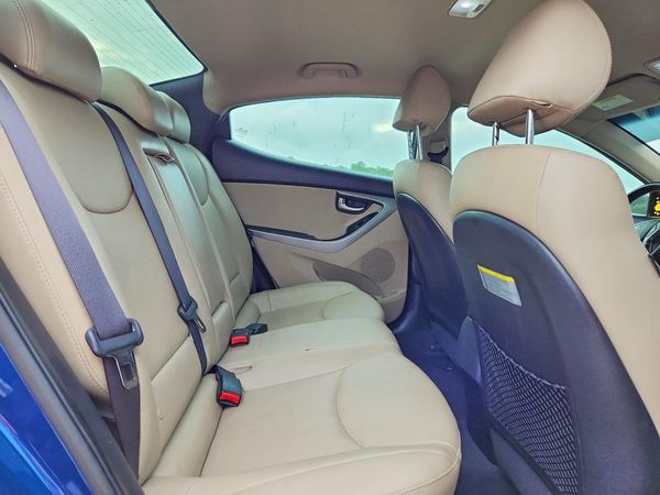 2014 HYUNDAI ELANTRA GLS (Middle)