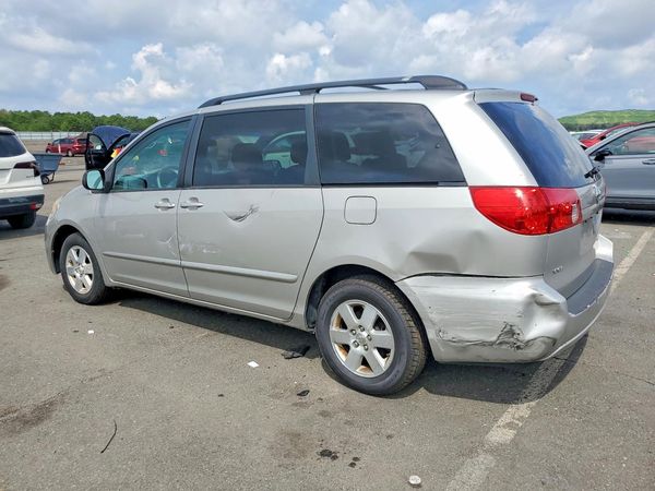 2027 TOYOTA SIENNA