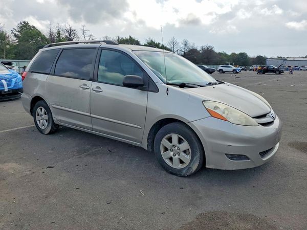 2027 TOYOTA SIENNA
