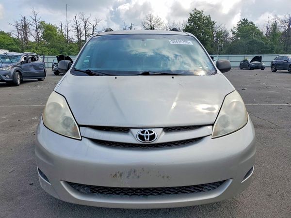 2027 TOYOTA SIENNA