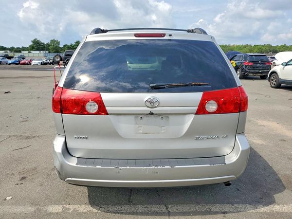 2027 TOYOTA SIENNA