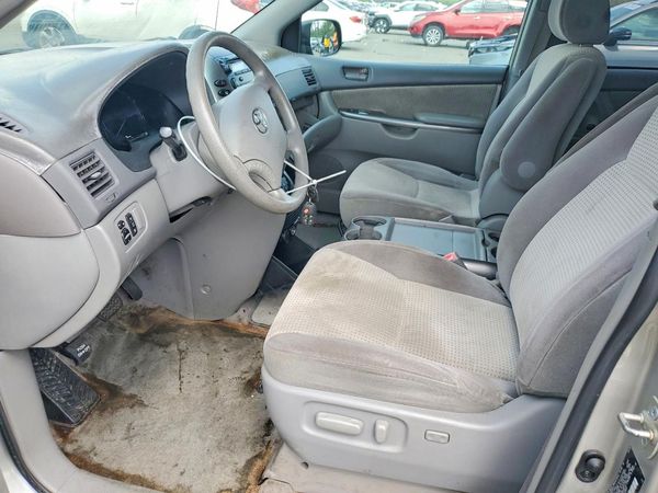 2027 TOYOTA SIENNA