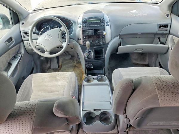 2027 TOYOTA SIENNA