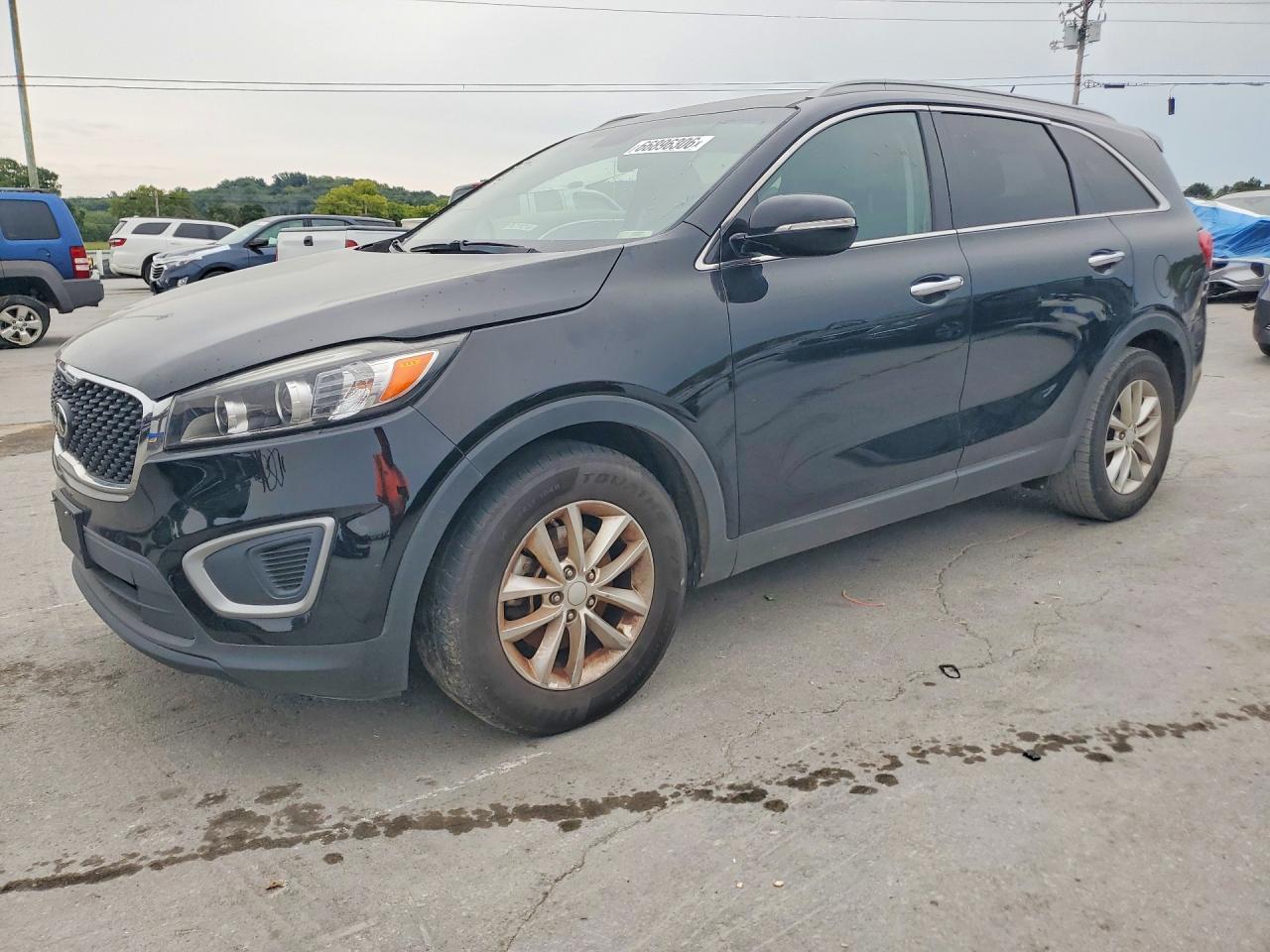 2017 KIA SORENTO L, LX — Front 3/4