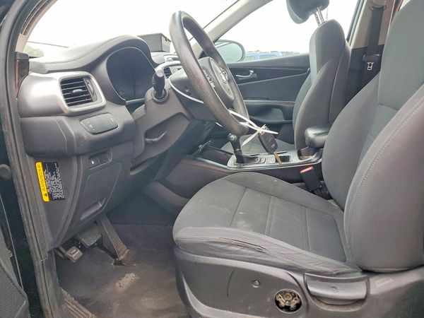 2017 KIA SORENTO L, LX — DENT
