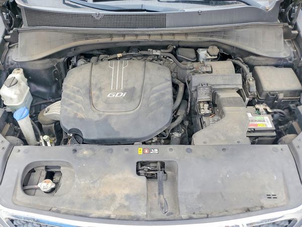 2017 KIA SORENTO L, LX — Engine bay