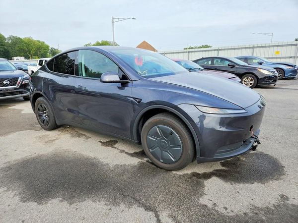 2026 TESLA MODEL Y — Passenger 3/4