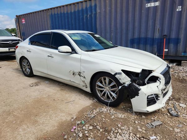 2014 INFINITI Q50 — Passenger 3/4