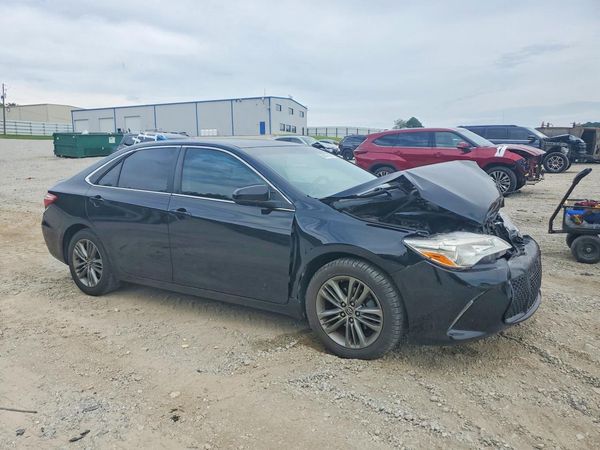 2016 TOYOTA CAMRY — Passenger 3/4