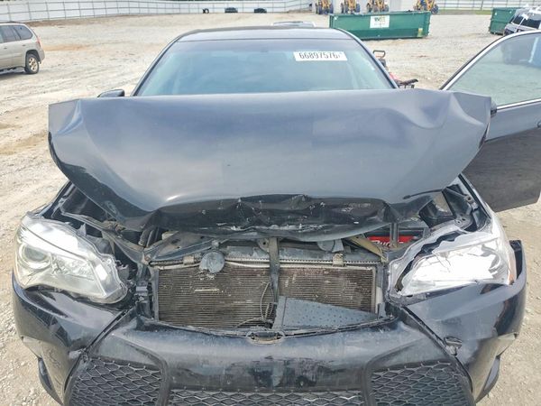 2016 TOYOTA CAMRY — Engine bay