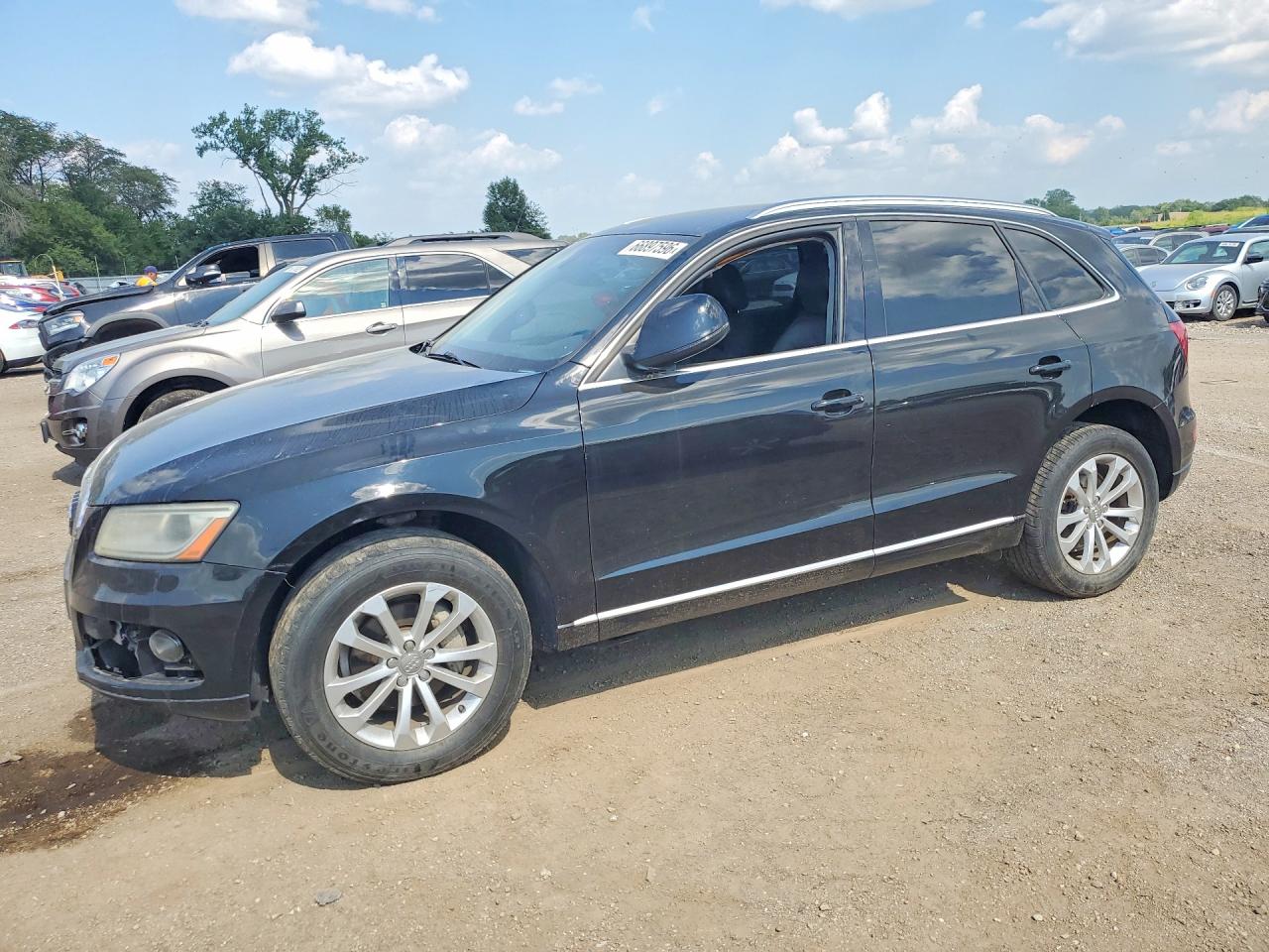 2013 AUDI Q5 Premium Hybrid — Front 3/4
