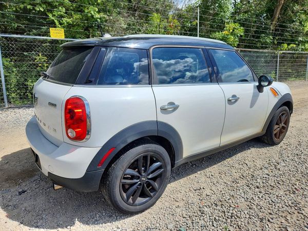 2016 MINI COOPER