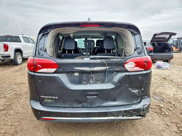 2017 CHRYSLER PACIFICA Touring L