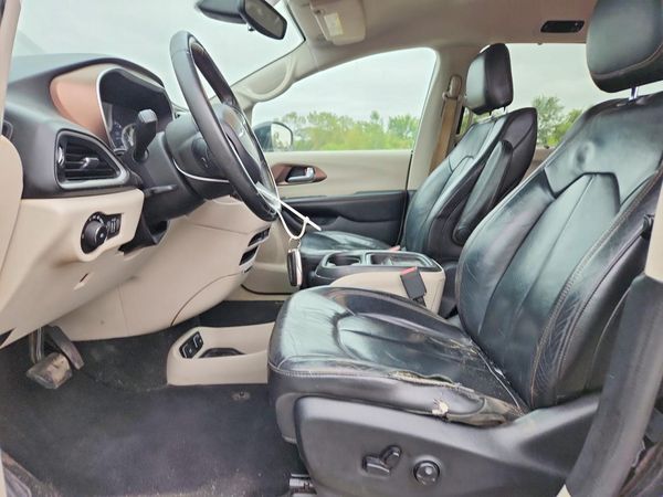 2017 CHRYSLER PACIFICA Touring L