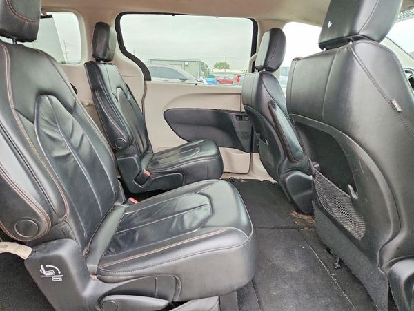2017 CHRYSLER PACIFICA Touring L