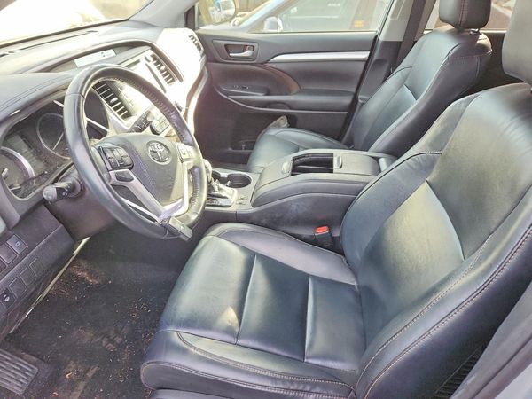 2019 TOYOTA HIGHLANDER SE/XLE — DENT