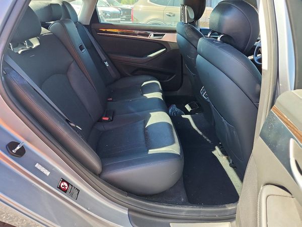 2017 GENESIS G80