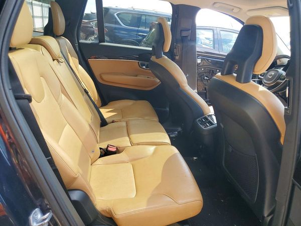 2016 VOLVO XC90 SV42 Momentum