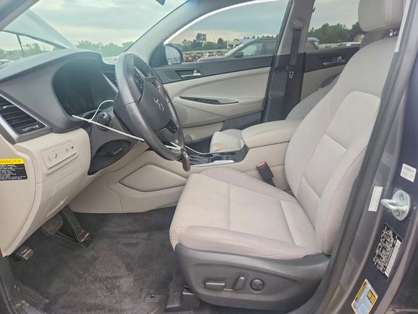 2017 HYUNDAI TUCSON — DENT