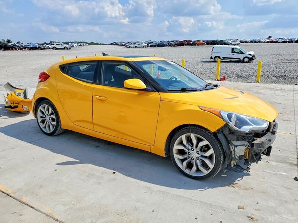 2015 HYUNDAI VELOSTER GLS(Middle)