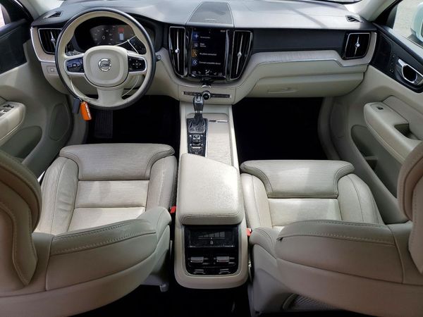 2021 VOLVO XC60 Inscription