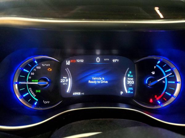 2023 CHRYSLER PACIFICA Limited