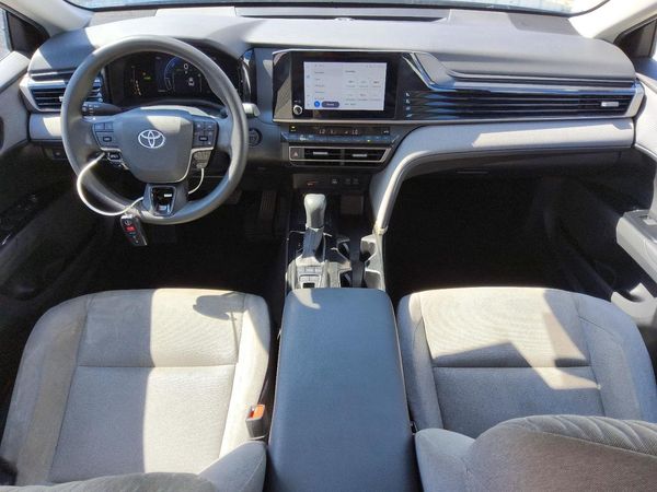 2025 TOYOTA CAMRY