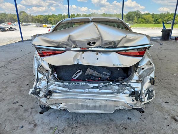 2020 LEXUS ES